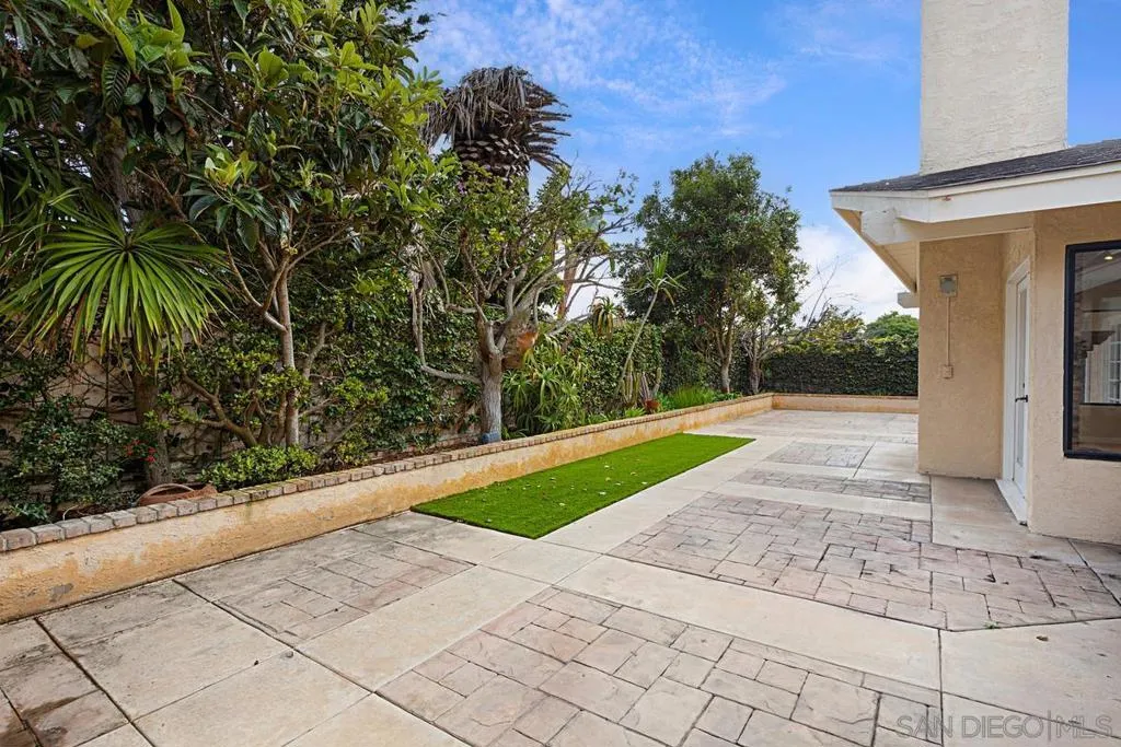 La Jolla, California 92037, United States, 5 Bedrooms Bedrooms, ,4 BathroomsBathrooms,Residential,Active,243608