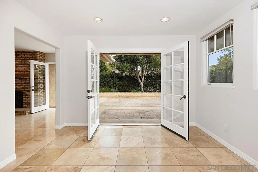 La Jolla, California 92037, United States, 5 Bedrooms Bedrooms, ,4 BathroomsBathrooms,Residential,Active,243608