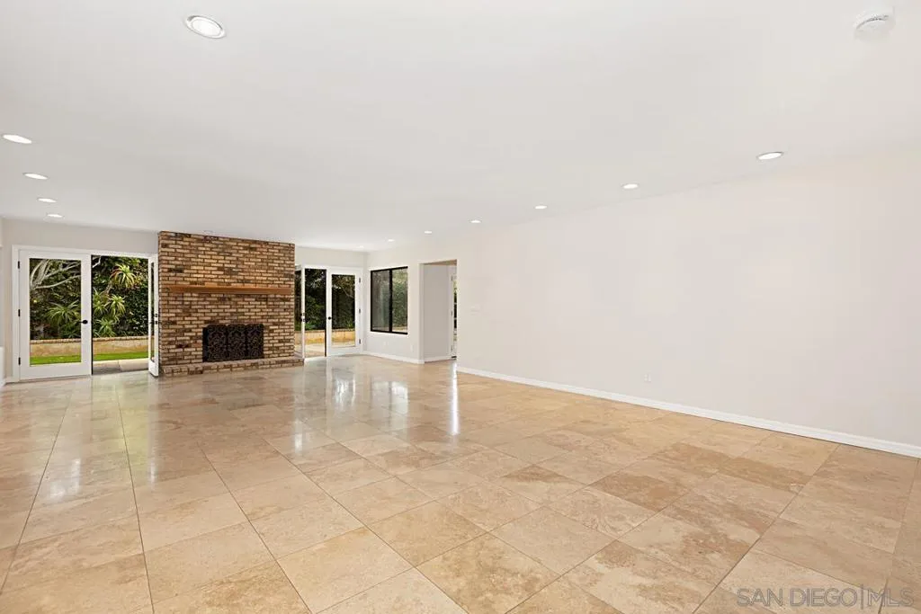 La Jolla, California 92037, United States, 5 Bedrooms Bedrooms, ,4 BathroomsBathrooms,Residential,Active,243608