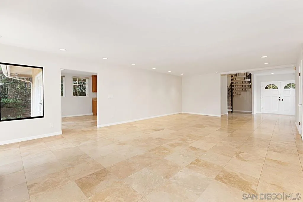 La Jolla, California 92037, United States, 5 Bedrooms Bedrooms, ,4 BathroomsBathrooms,Residential,Active,243608