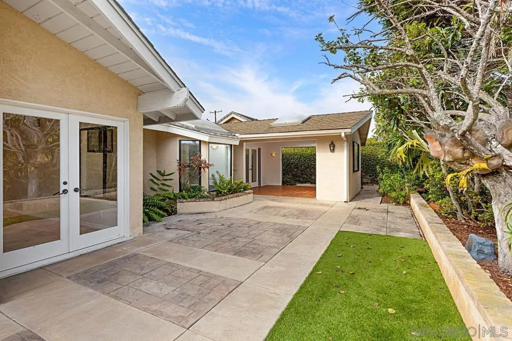 La Jolla, California 92037, United States, 5 Bedrooms Bedrooms, ,4 BathroomsBathrooms,Residential,Active,243608