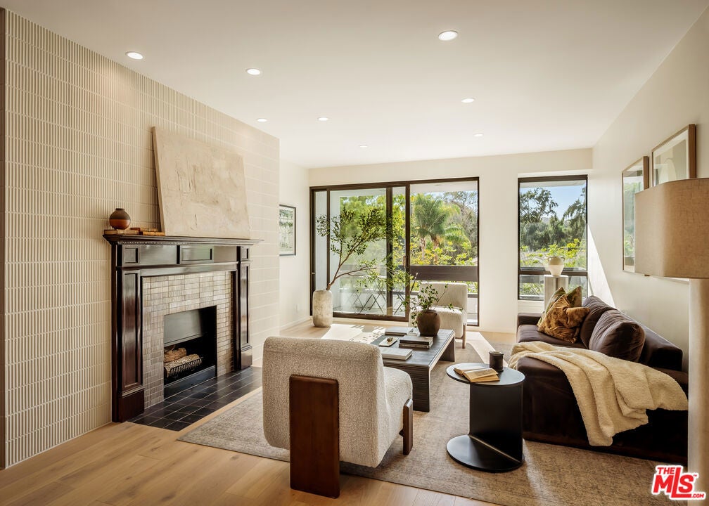 10551 Wilshire Boulevard 403