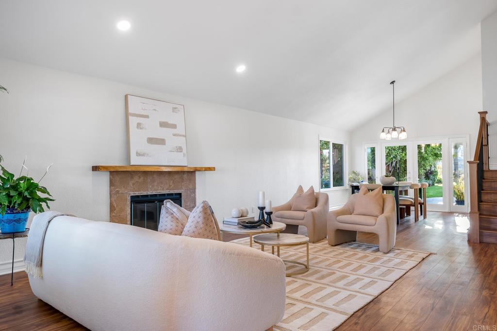 1592 Hawk View Drive