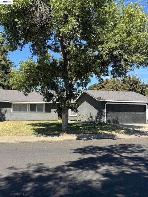 Photo of 2713 Finlandia Ave AVE, Modesto, CA 95358 (MLS # 41147677)