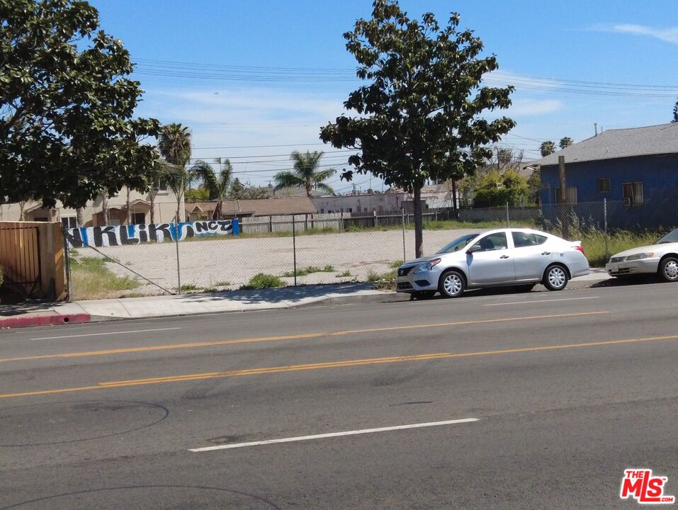 6200 Crenshaw Boulevard