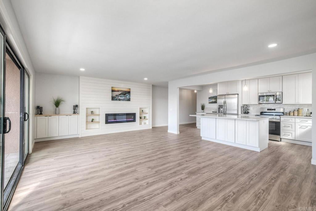 4705 Marina Dr