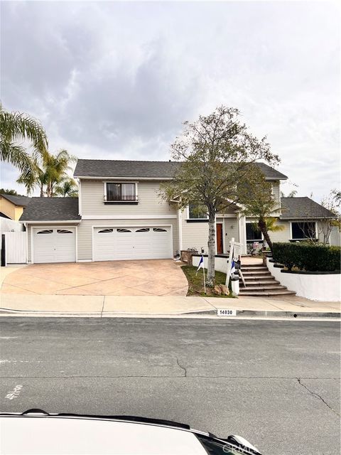 Photo of 14030 Simshaw Ave, Sylmar, CA 91342 (MLS # SR25246016)