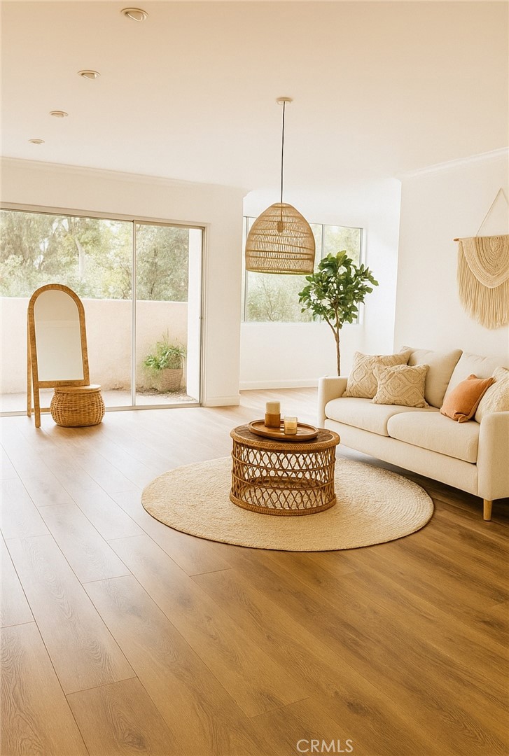 4487 Colbath Avenue 101