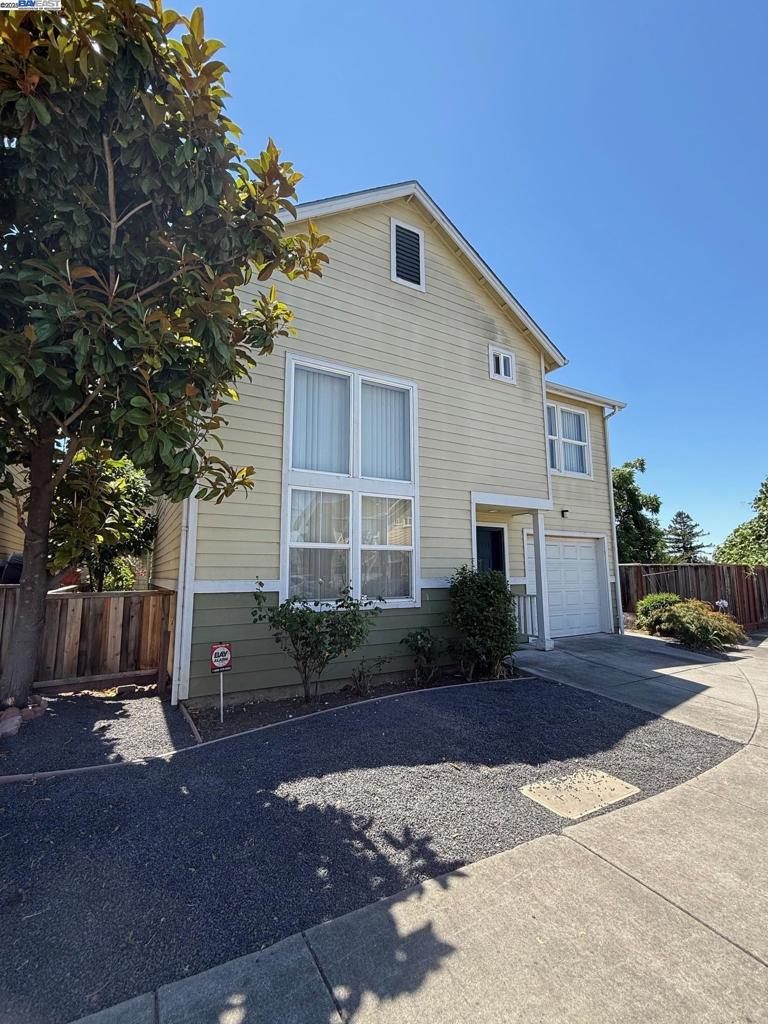 2438 Savannah Court