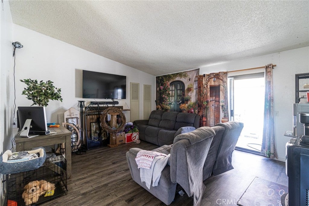 Photo 1 of 16 — 1165 Timpanogus Court, San Jacinto, CA 92583