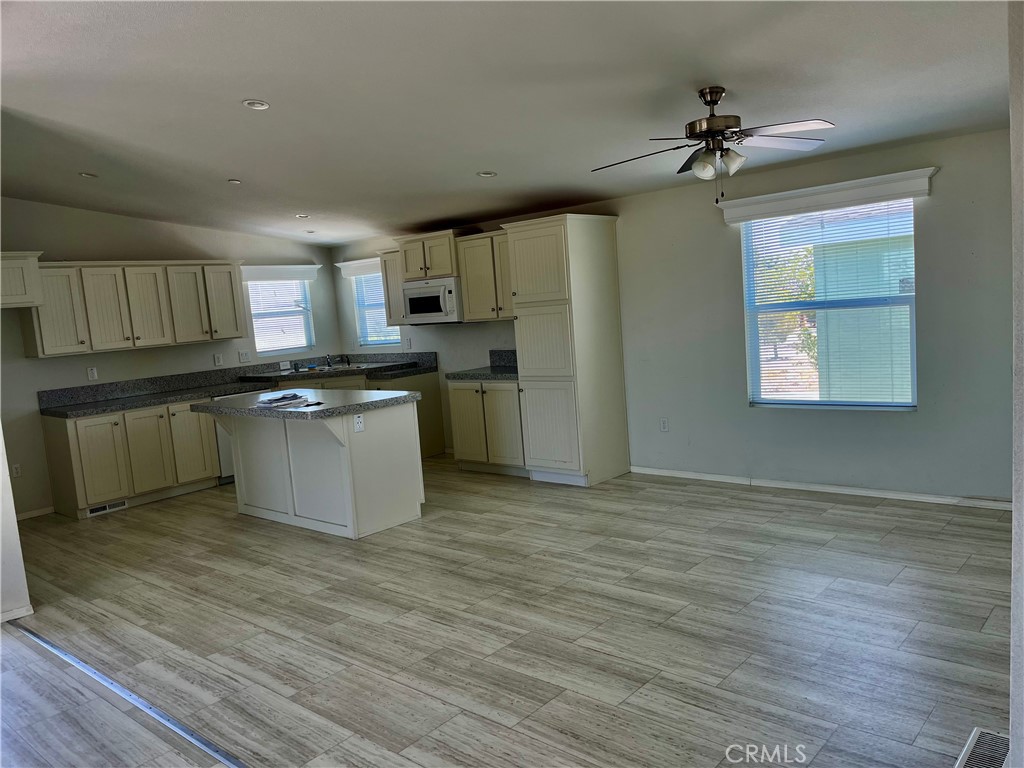2757 Phelan