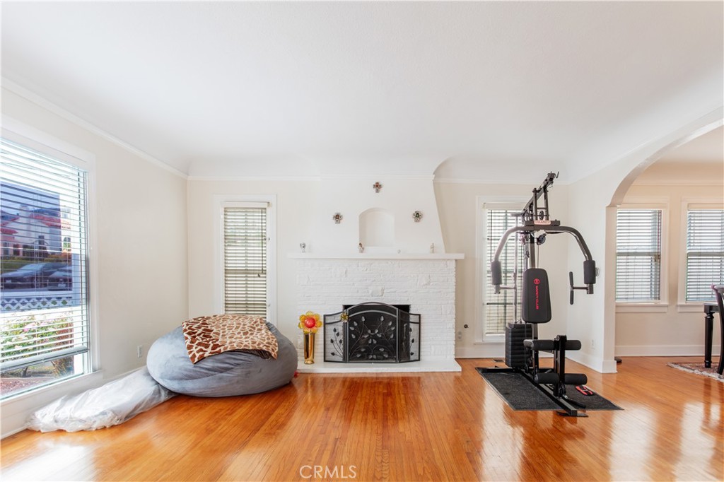 1226 W 21st