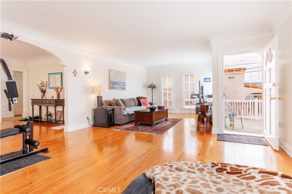 1226 W 21st