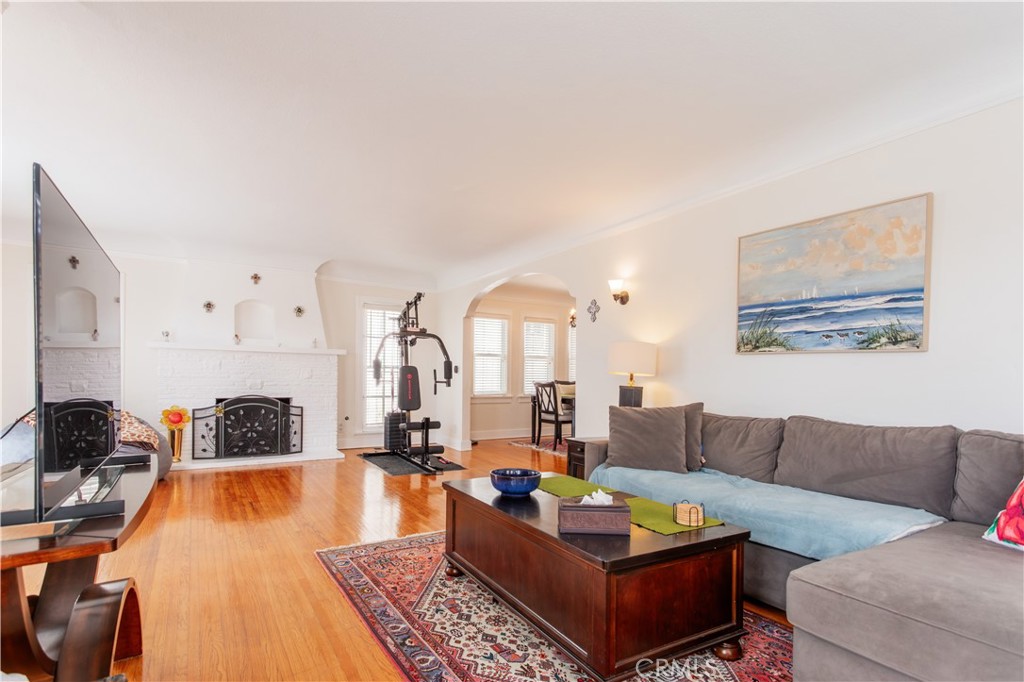 1226 W 21st