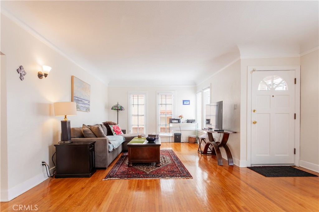 1226 W 21st