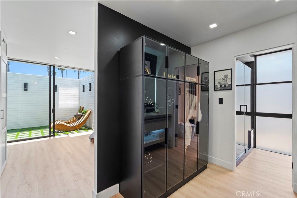 listing image 130720758417209048495