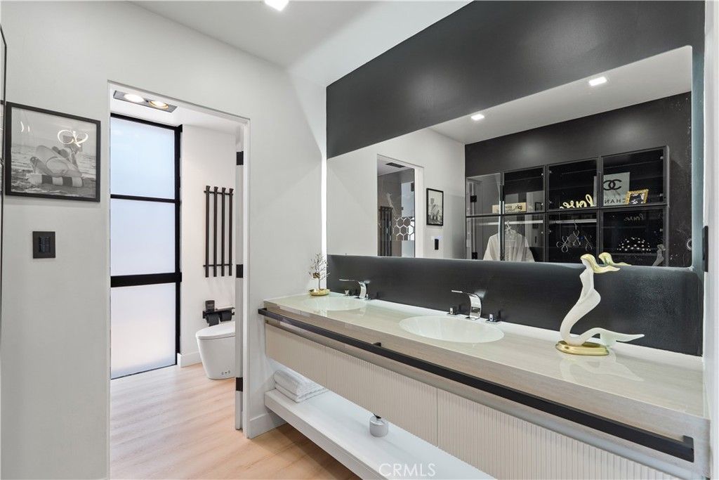 listing image 130723087010499312396