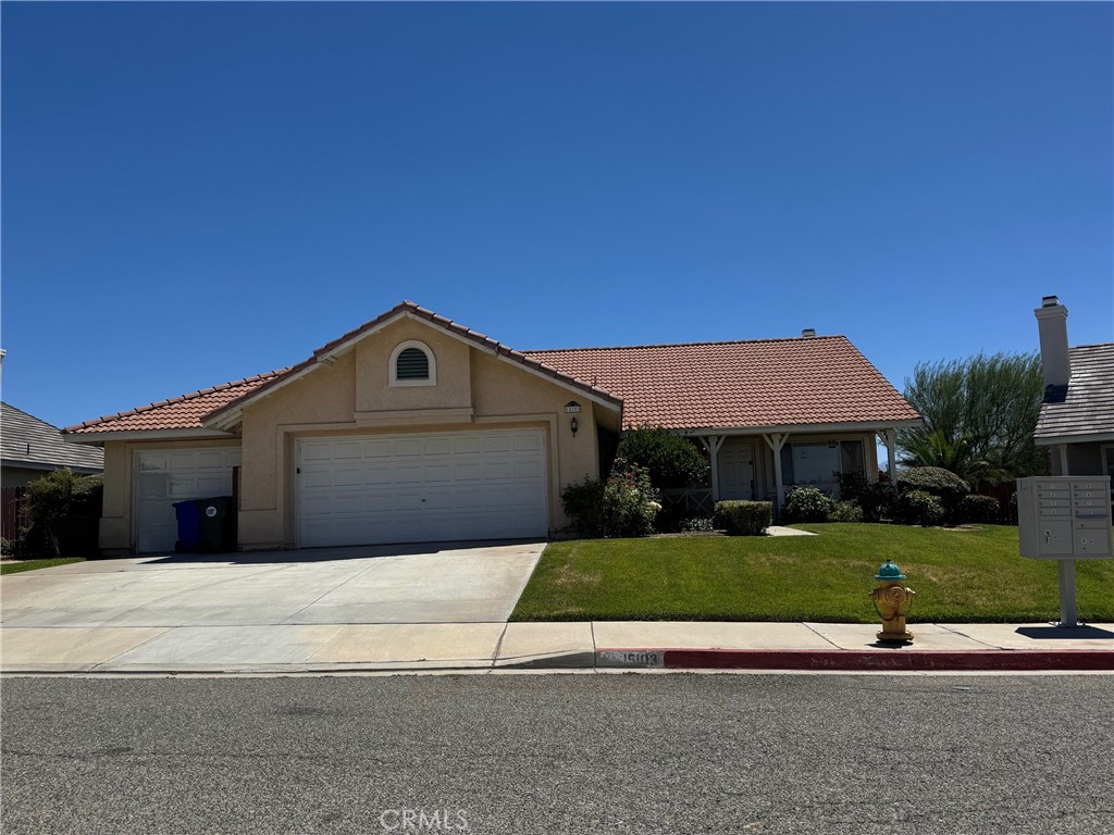 Nice 3 bedroom with a study, in a lovely neighborhood, on a quiet cul de sac. Featuring a 3 car garage, this home has it all, close to schools, shopping, banking, and the I-15 freeway.