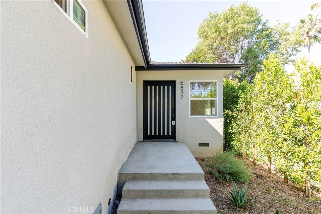 6837 Yolanda Avenue
