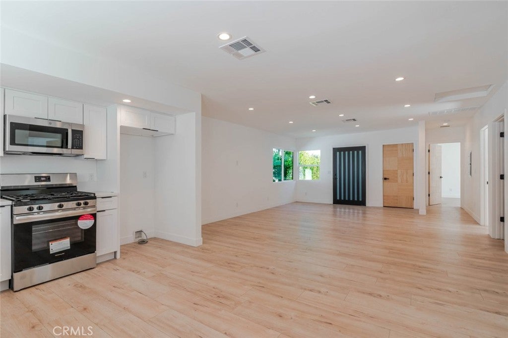 6837 Yolanda Avenue
