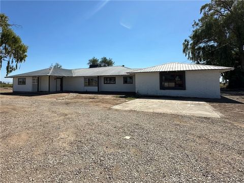 Photo of 14563 W 14th Avenue, Blythe, CA 92225 (MLS # SW26010403)