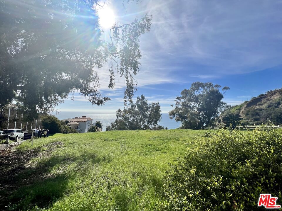 21500 Rambla Vista