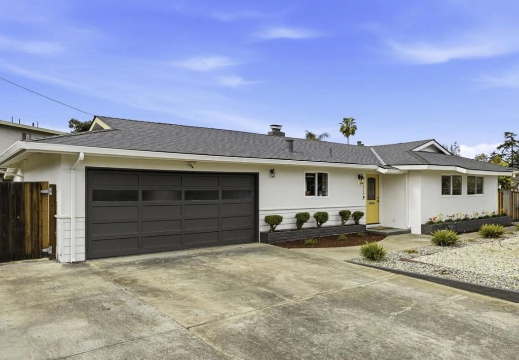 Photo of 1115 Holmes Avenue, Campbell, CA 95008 (MLS # ML82036467)