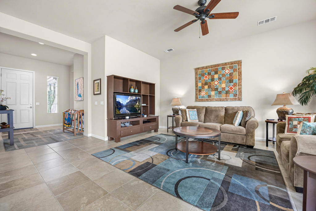 81626 camino los milagros