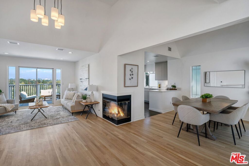 Photo of 11543 Sunshine Terrace, Studio City, CA 91604 (MLS # 26641189)