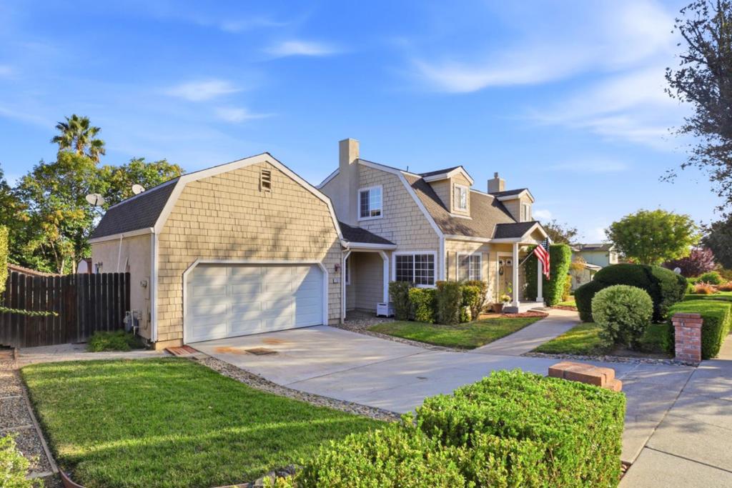 1701 Mantelli Drive