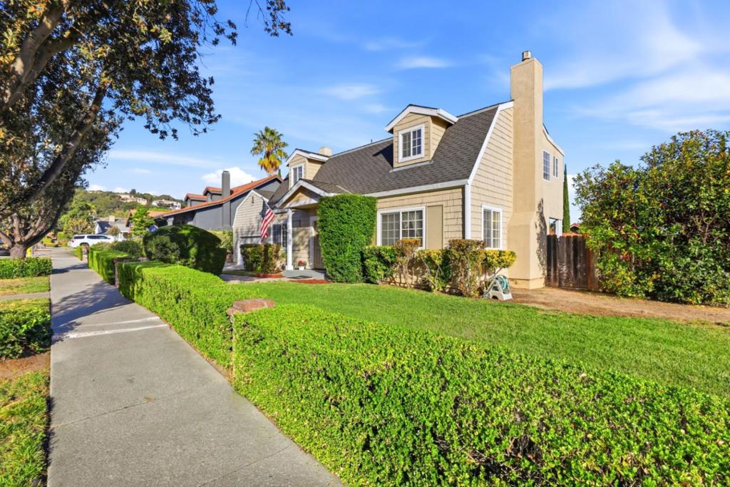 1701 Mantelli Drive