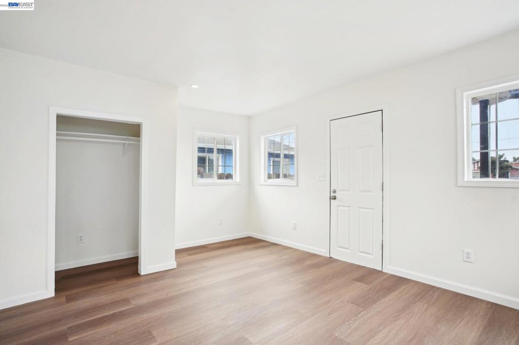 1130 61St Ave