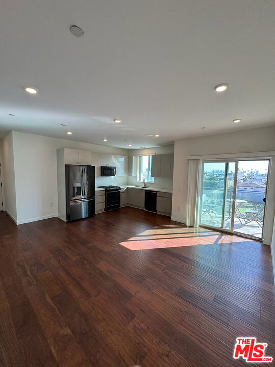 5531 La Mirada Avenue