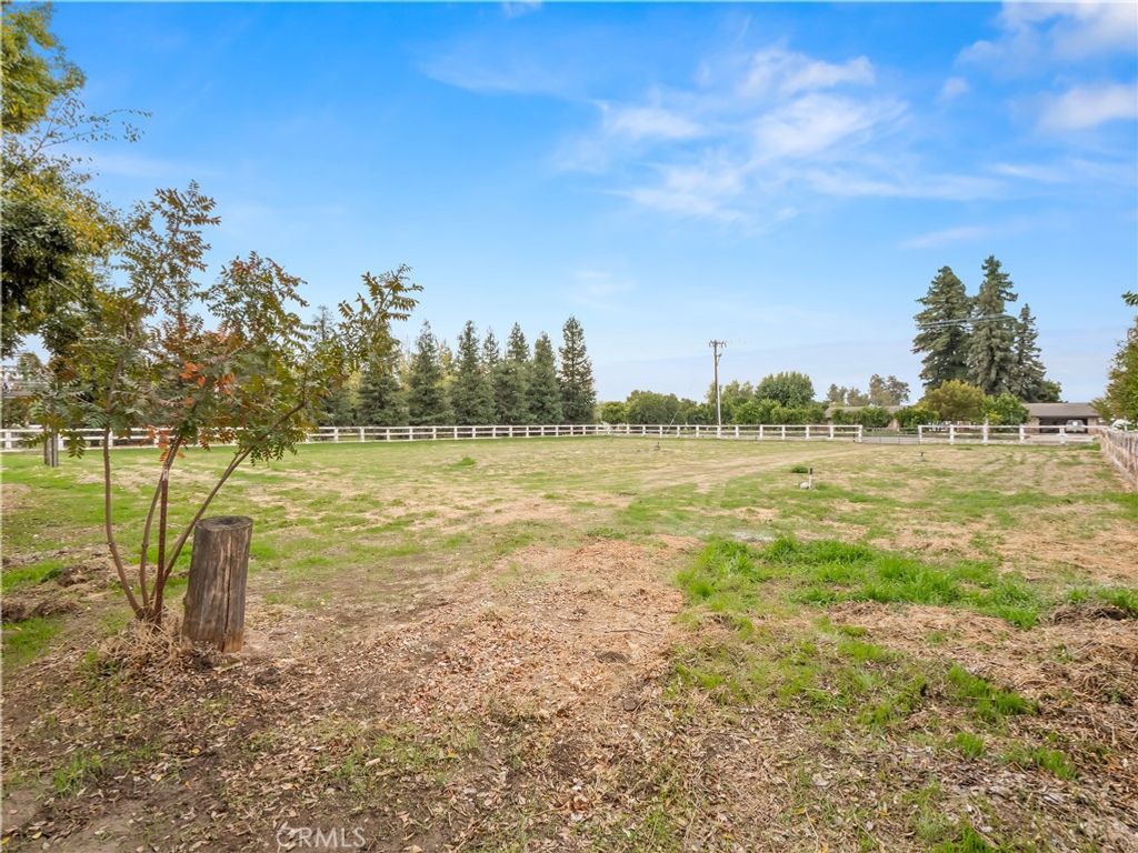 Photo of 9226 N Fowler Ave, Clovis, CA 93619 (MLS # FR25246505)