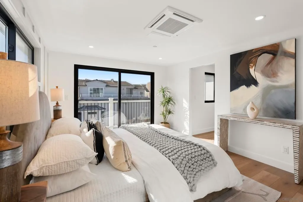 San Diego, California 92109, United States, 4 Bedrooms Bedrooms, ,4 BathroomsBathrooms,Residential,Active,224676