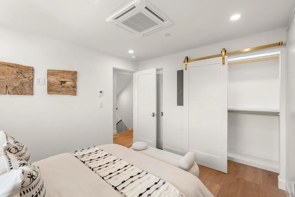 San Diego, California 92109, United States, 4 Bedrooms Bedrooms, ,4 BathroomsBathrooms,Residential,Active,224676