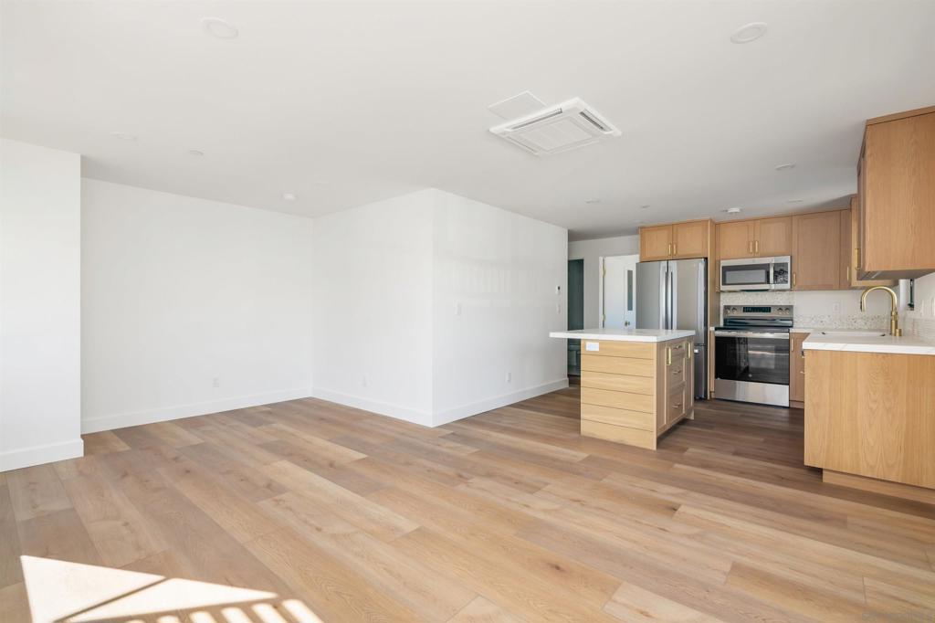 Mission Beach - Residential
