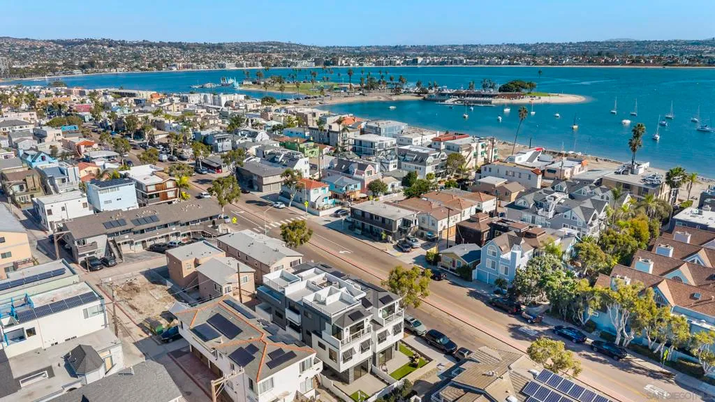 San Diego, California 92109, United States, 4 Bedrooms Bedrooms, ,4 BathroomsBathrooms,Residential,Active,224676