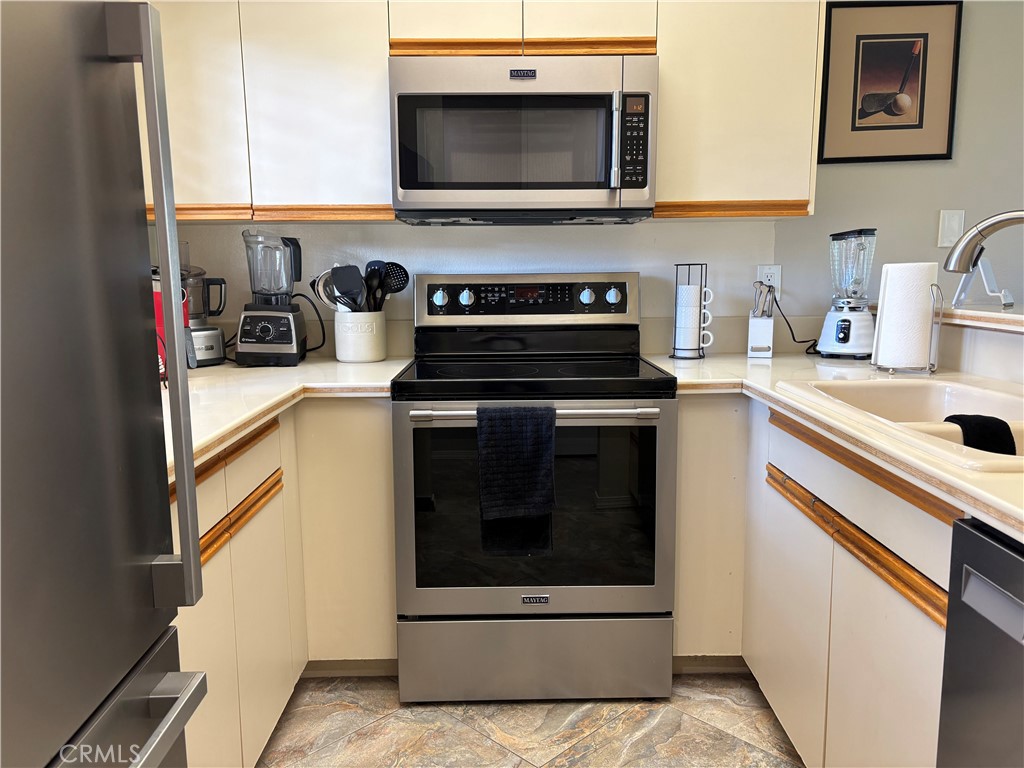 Desert Princess (Condo) (33538) - Residential