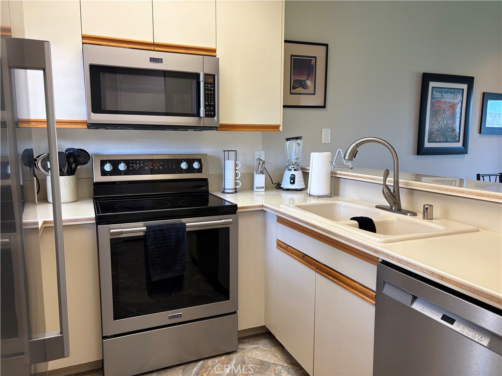 Desert Princess (Condo) (33538) - Residential