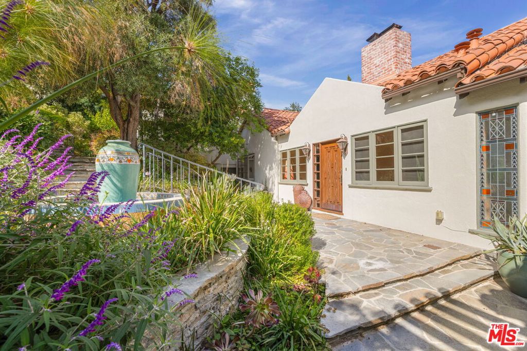 Properties 3 15091 Rayneta Drive