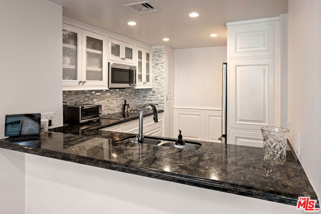 10520 Wilshire Boulevard 505