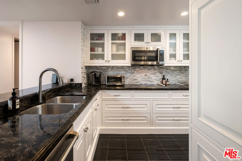 10520 Wilshire Boulevard 505