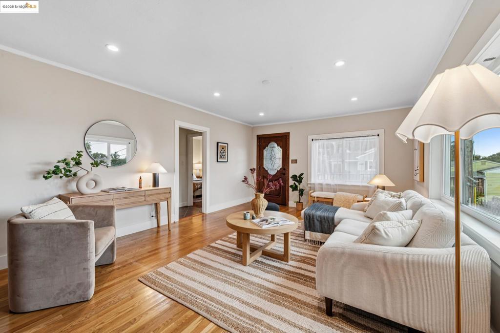 LEONA HEIGHTS - Residential