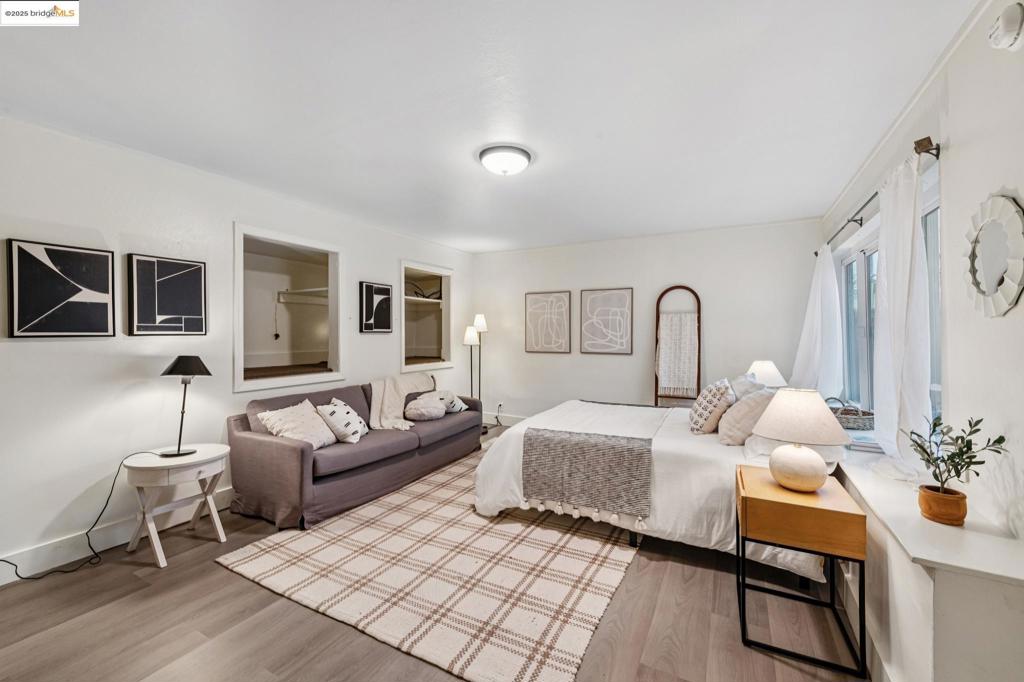 LEONA HEIGHTS - Residential