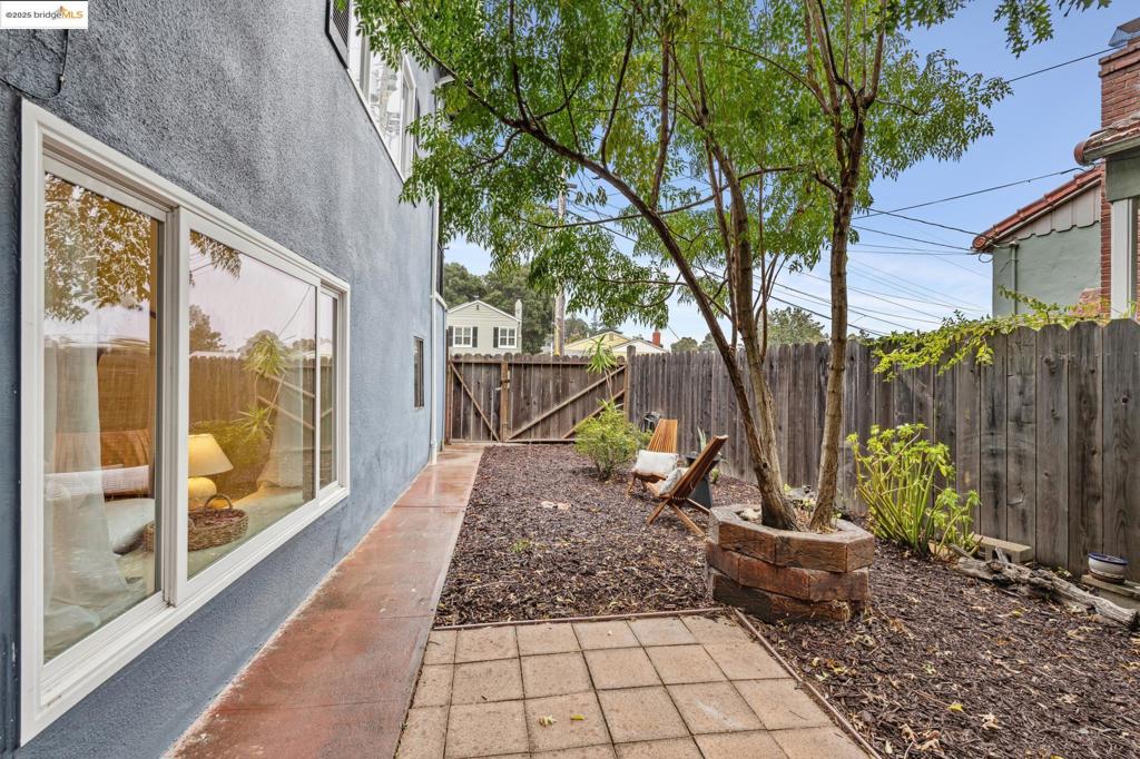 LEONA HEIGHTS - Residential