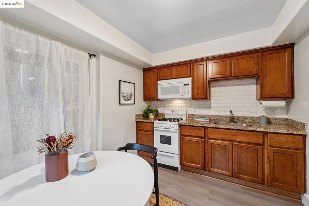 LEONA HEIGHTS - Residential
