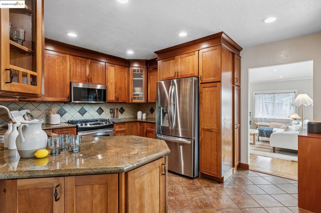 LEONA HEIGHTS - Residential