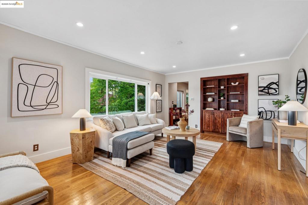 LEONA HEIGHTS - Residential