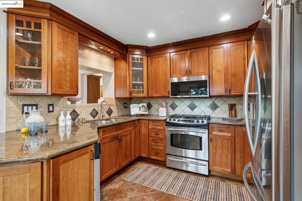 LEONA HEIGHTS - Residential